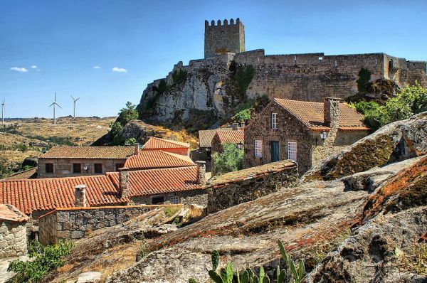 Os 9 melhores pontos turisticos para conhecer e visitar em Monumentos na Guarda